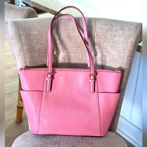 Michael Kors | Misty Rose Saffiano Leather Tote - Picture 2 of 8